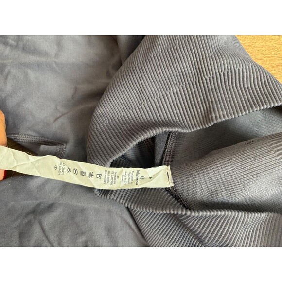Lululemon Womens Size 6 In The Flow Gray Capris Ruched Leggings Mid-Rise - Picture 3 of 5